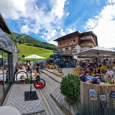 Skill Mountain Lodge - Ski Und Bike Hostel Im Sommer Mit Joker Card Saalbach-Hinterglemm Eksteriør billede