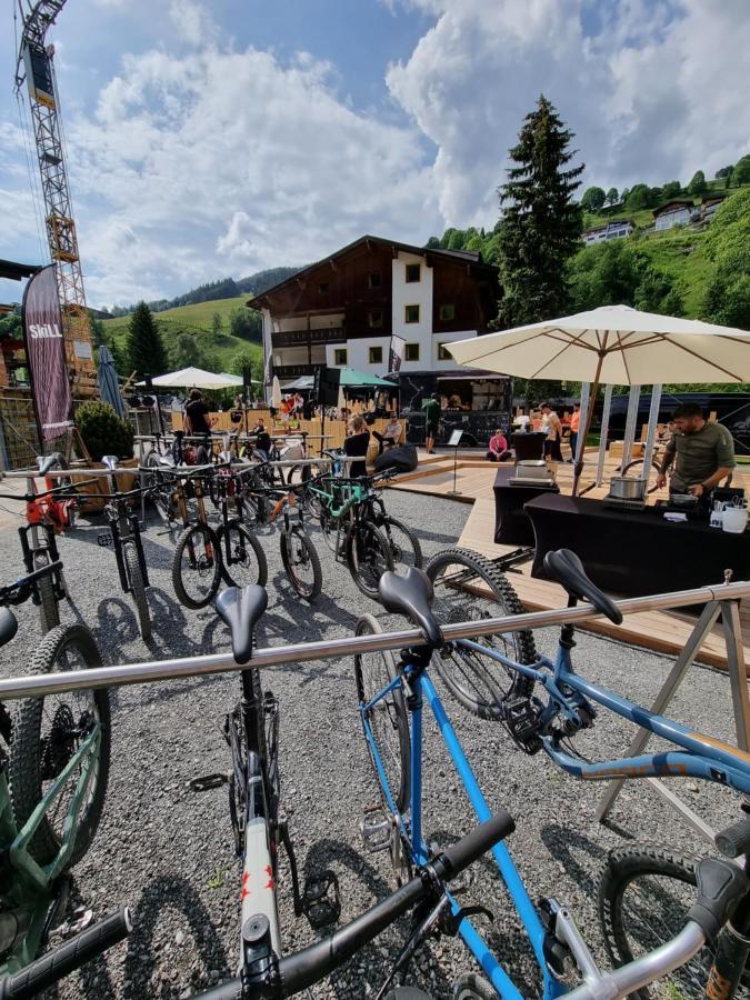 Skill Mountain Lodge - Ski Und Bike Hostel Im Sommer Mit Joker Card Saalbach-Hinterglemm Eksteriør billede