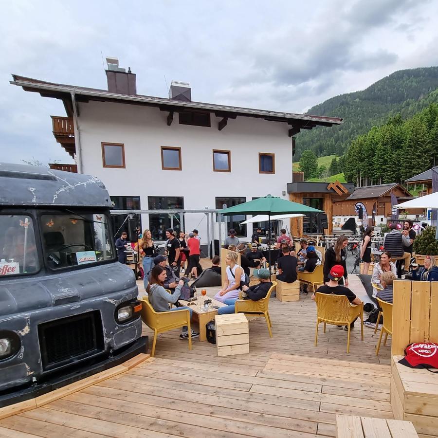 Skill Mountain Lodge - Ski Und Bike Hostel Im Sommer Mit Joker Card Saalbach-Hinterglemm Eksteriør billede