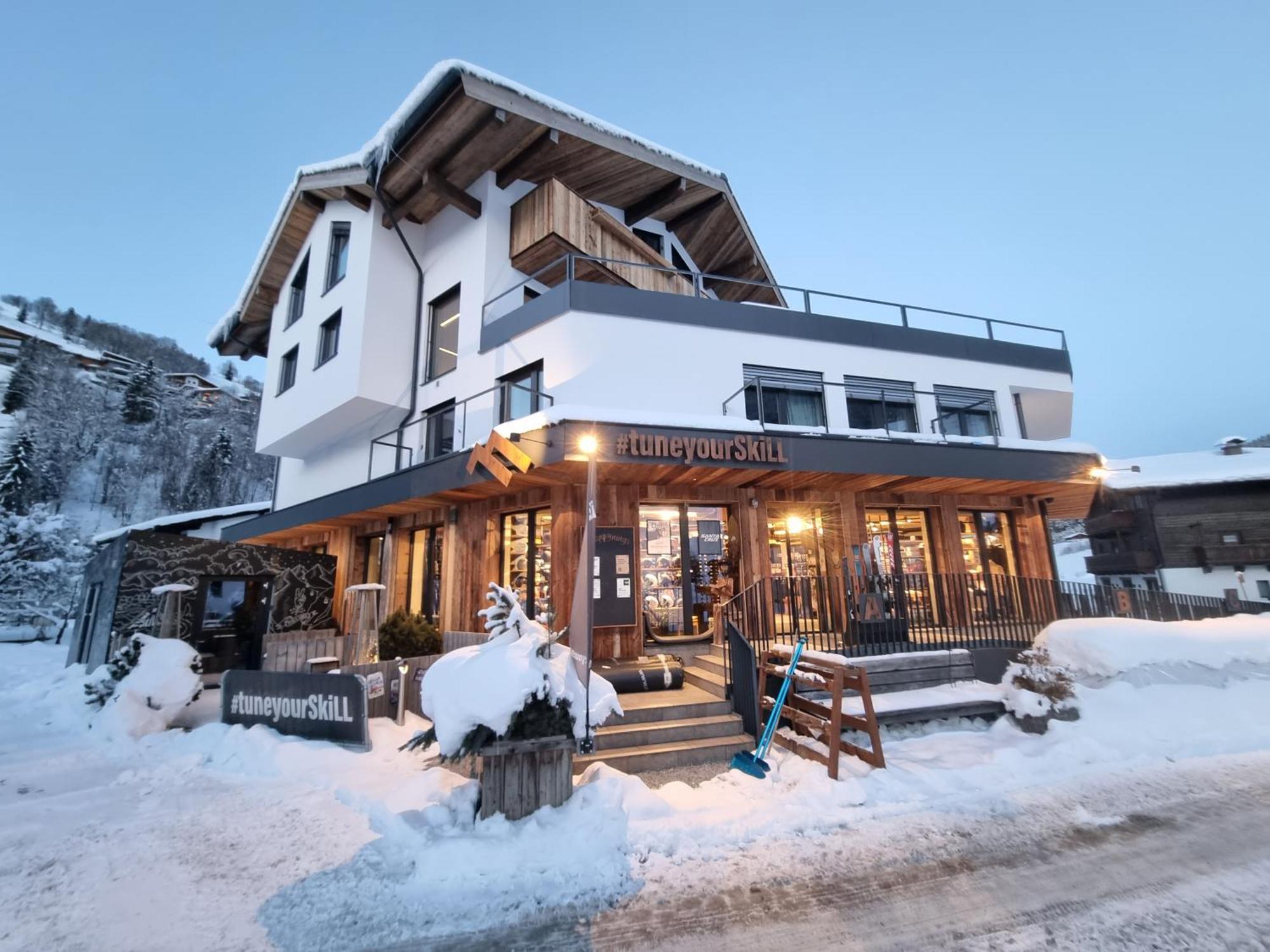 Skill Mountain Lodge - Ski Und Bike Hostel Im Sommer Mit Joker Card Saalbach-Hinterglemm Eksteriør billede