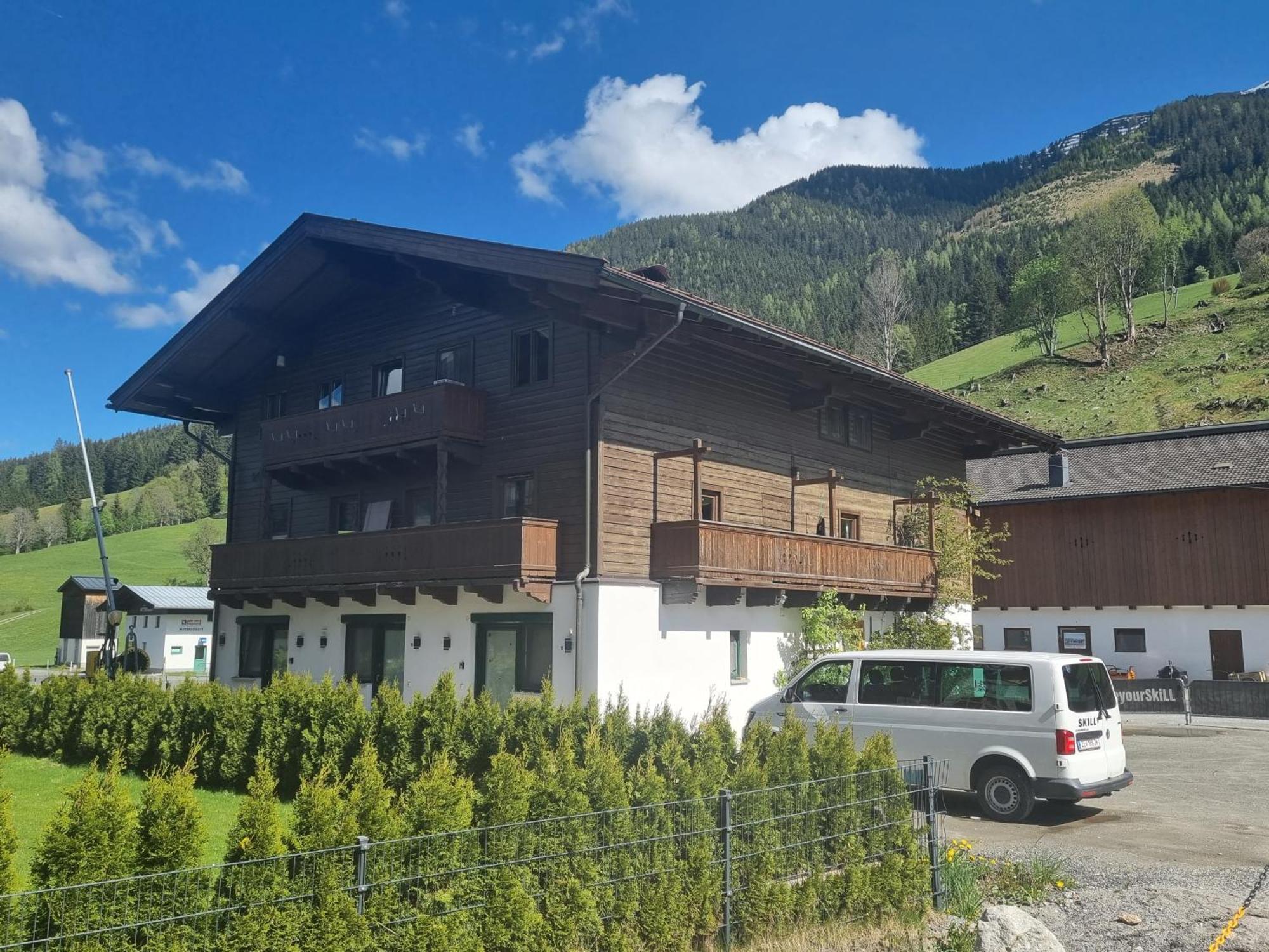 Skill Mountain Lodge - Ski Und Bike Hostel Im Sommer Mit Joker Card Saalbach-Hinterglemm Eksteriør billede